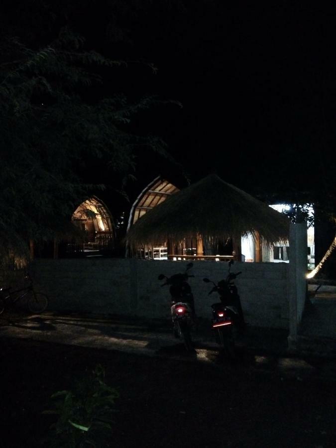 Bale Hostel Kuta  Exteriör bild
